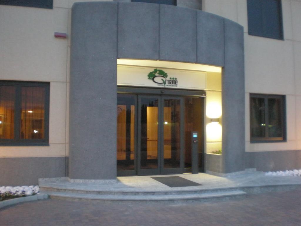 格罗恩酒店 切萨诺·马德尔诺 外观 照片