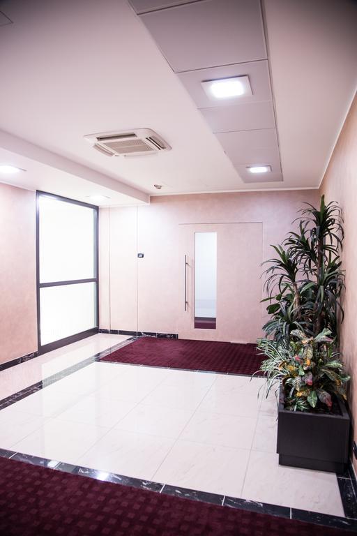 格罗恩酒店 切萨诺·马德尔诺 外观 照片