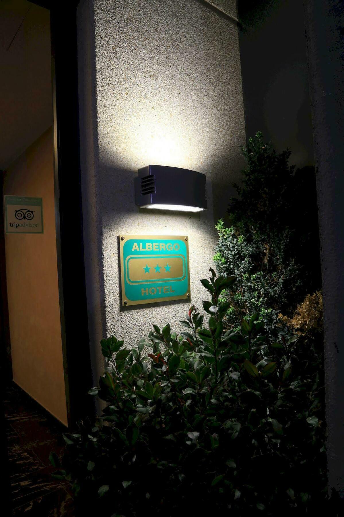 格罗恩酒店 切萨诺·马德尔诺 外观 照片